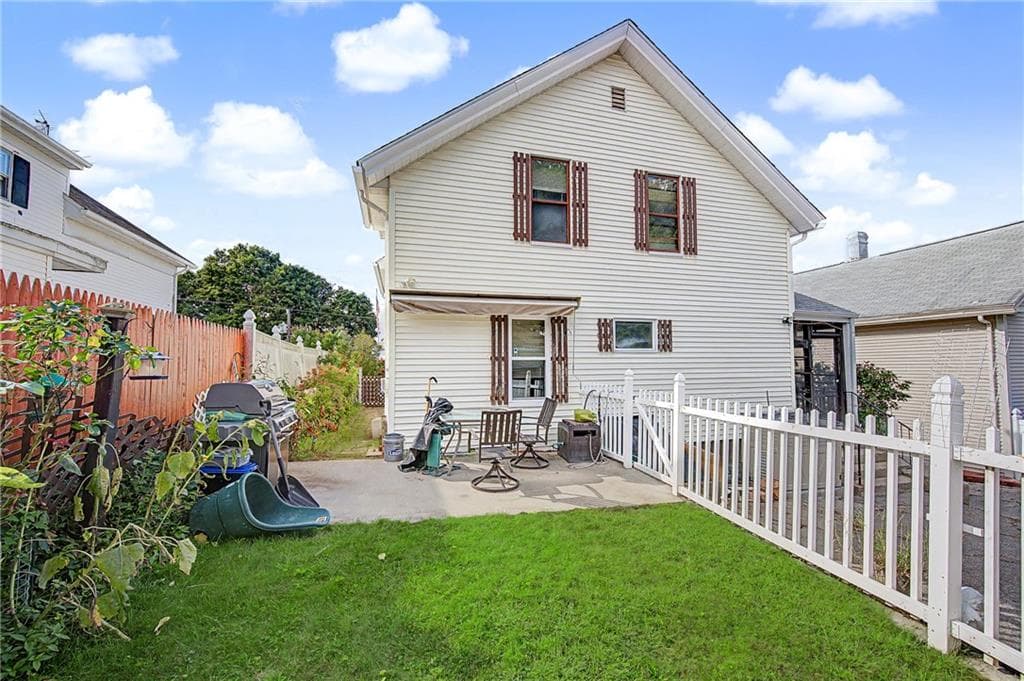 Multi Family at 66 Cottage Street, Woonsocket, photo 16 of 20