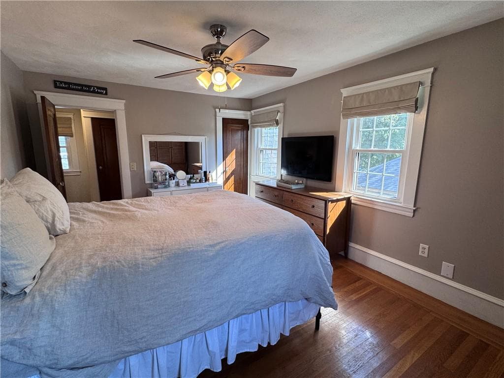 Single Family Residence at 102 Hillard Avenue, Warwick, photo 25 of 44