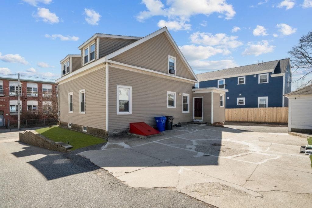 Single Family Residence at Single Family Residence, Providence, photo 22 of 25