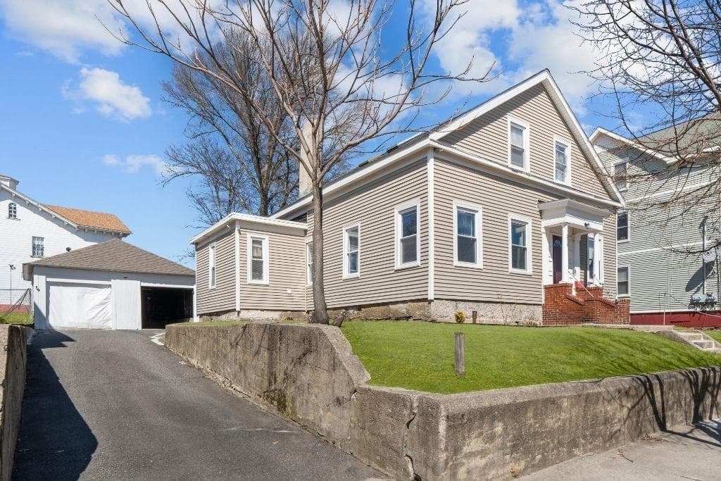 Single Family Residence at Single Family Residence, Providence, photo 4 of 25