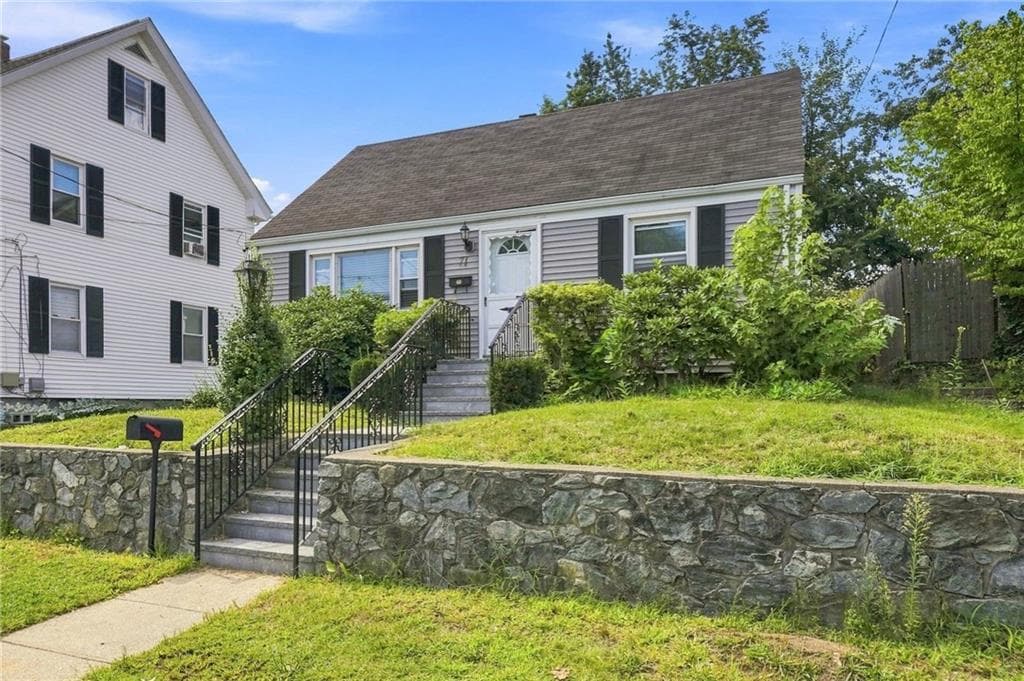 Single Family Residence at 71 Ash Avenue, Cranston, photo 3 of 27