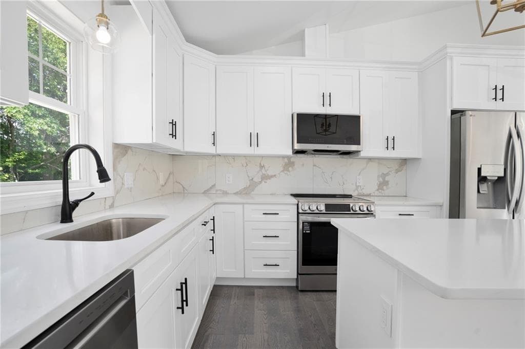 Single Family Residence at 18 Pleasantview Avenue, Johnston, photo 2 of 29