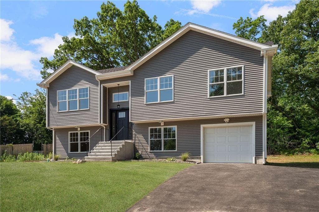 Single Family Residence at 18 Pleasantview Avenue, Johnston, photo 6 of 29
