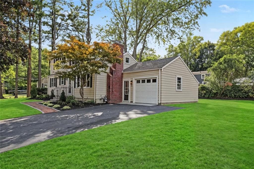 Single Family Residence at 8 Pine Cone Drive, Barrington, photo 2 of 39