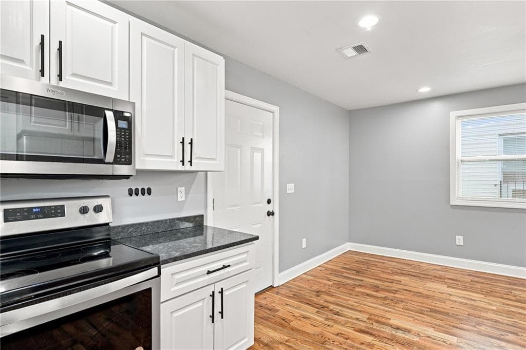Single Family Residence at 91 Niagara Street, Providence, photo 5 of 30