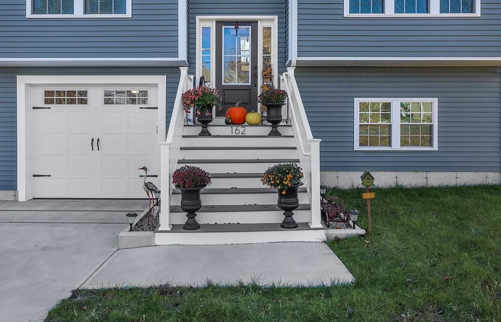 Single Family Residence at 162 Bertenshaw Road, Woonsocket, photo 5 of 31