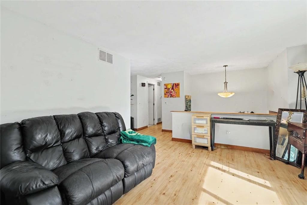 Single Family Residence at 33 Evergreen Drive, Exeter, photo 7 of 36