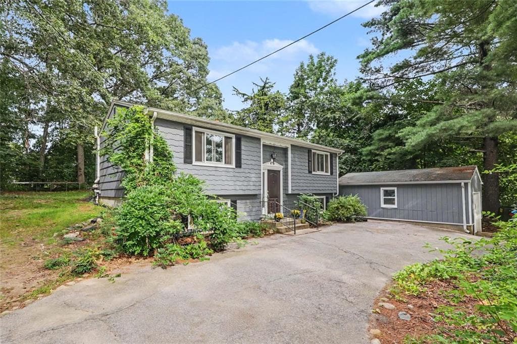 Single Family Residence at 33 Evergreen Drive, Exeter, photo 35 of 36
