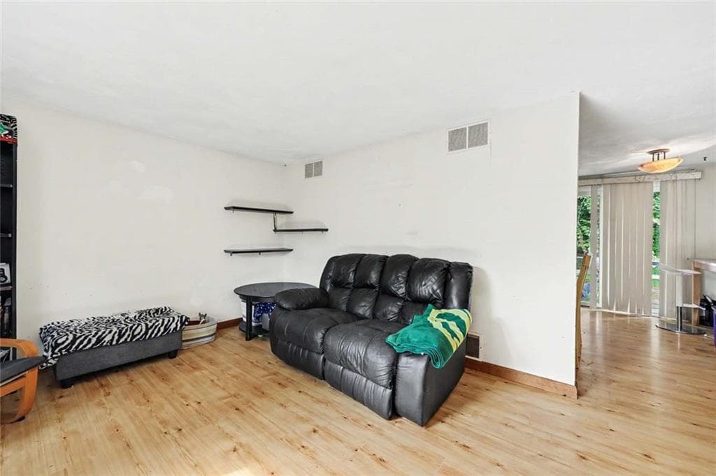Single Family Residence at 33 Evergreen Drive, Exeter, photo 8 of 36