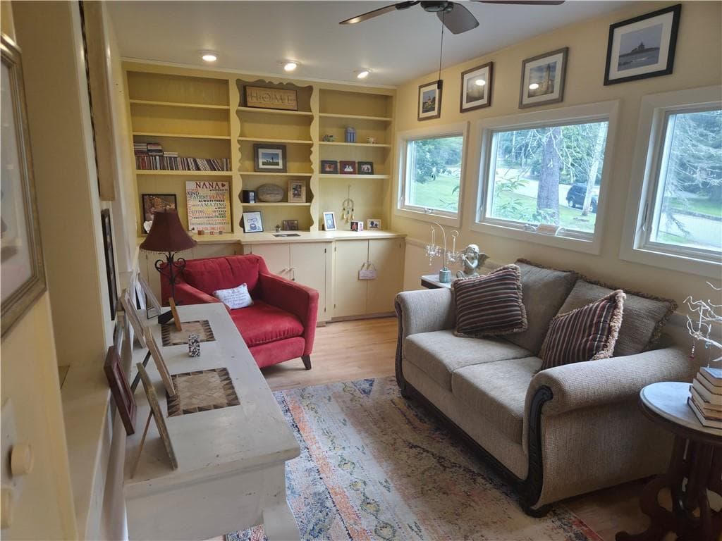 Single Family Residence at 5 Pine Hill Road, Johnston, photo 7 of 20