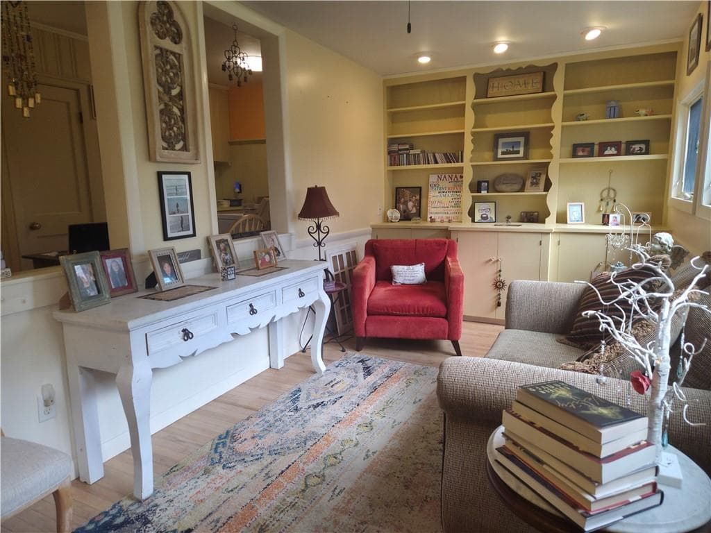 Single Family Residence at 5 Pine Hill Road, Johnston, photo 8 of 20