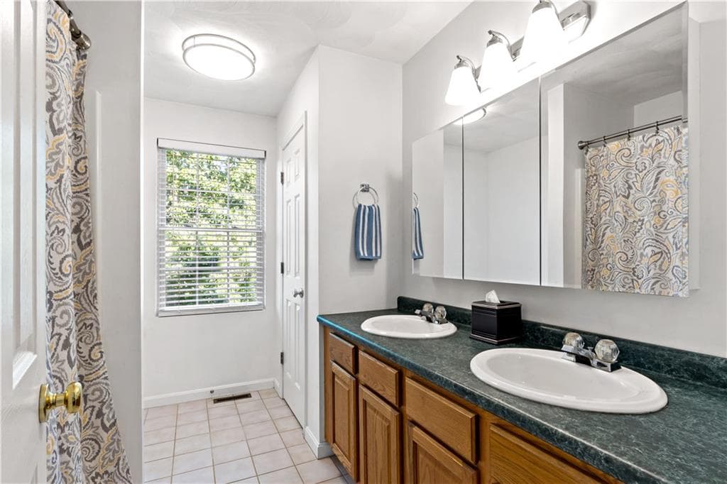 Single Family Residence at 71 Remington Farm Drive, Coventry, photo 22 of 47