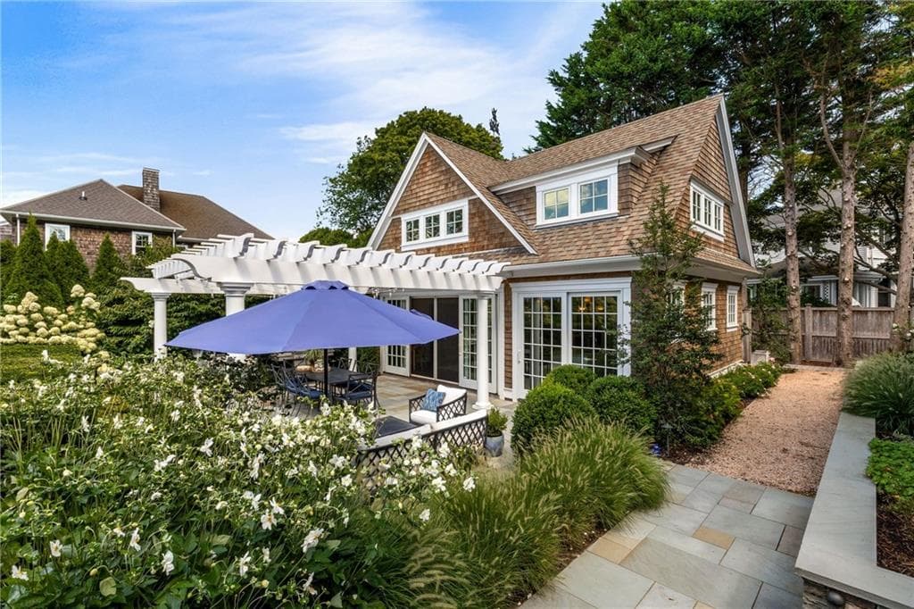 Single Family Residence at 100 Longfellow Road, Jamestown, photo 16 of 50