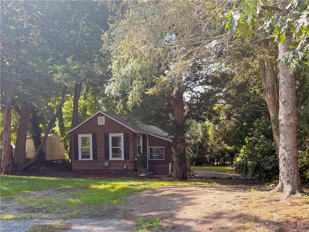 Single Family Residence at 29 Congdon Avenue, North Kingstown, photo 4 of 20