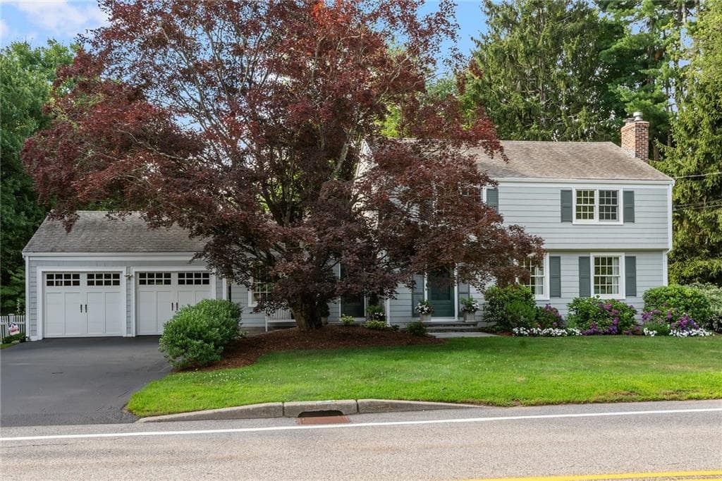 Single Family Residence at 419 Nayatt Road, Barrington, photo 3 of 50