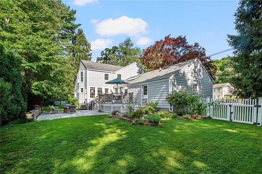 Single Family Residence at 419 Nayatt Road, Barrington, photo 5 of 50