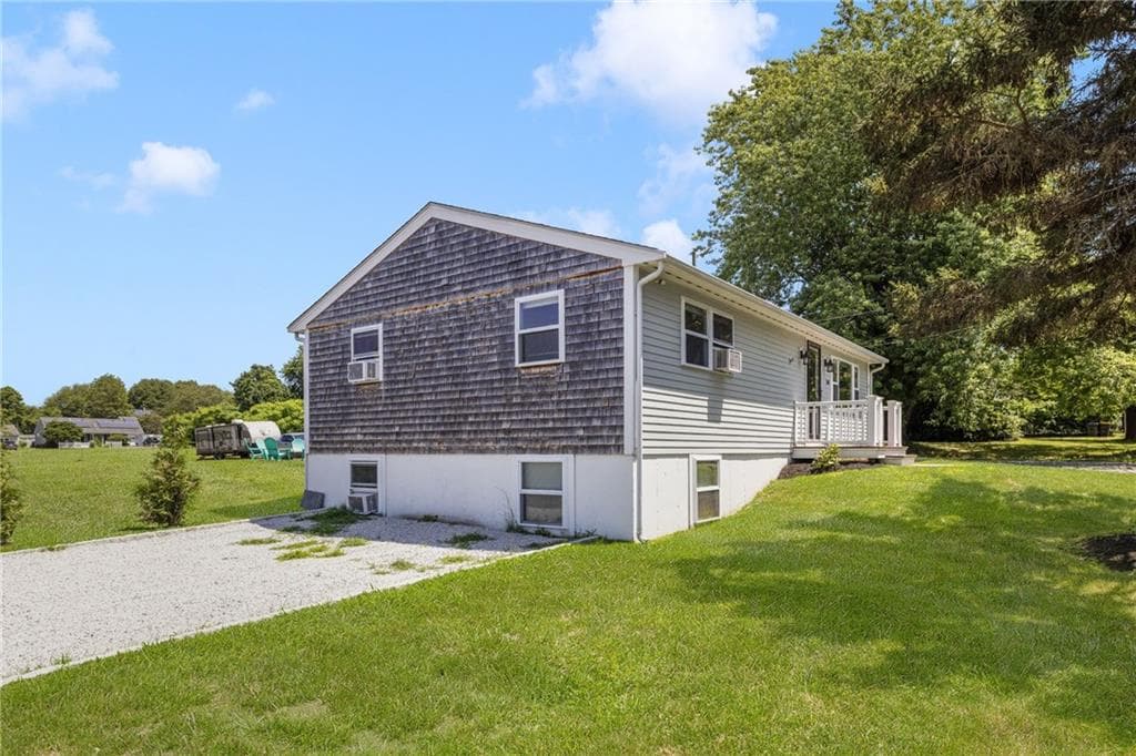 Single Family Residence at 340 Old Mill Lane, Portsmouth, photo 27 of 42