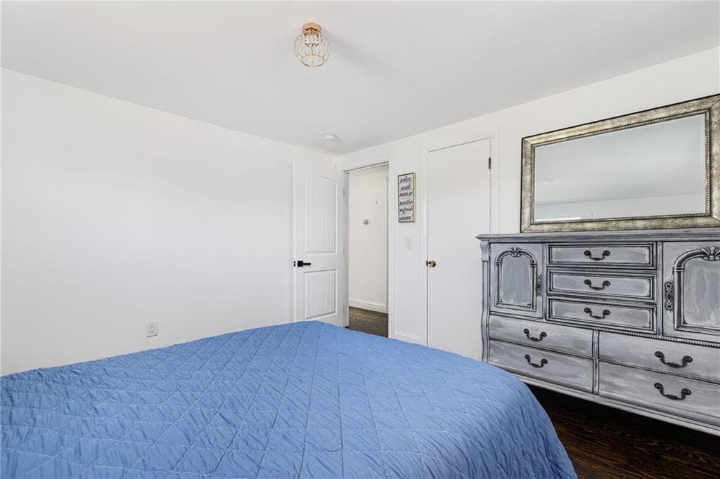 Single Family Residence at 340 Old Mill Lane, Portsmouth, photo 13 of 42
