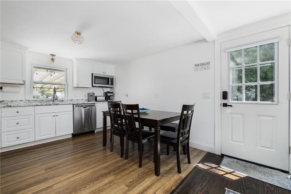 Single Family Residence at 340 Old Mill Lane, Portsmouth, photo 8 of 42