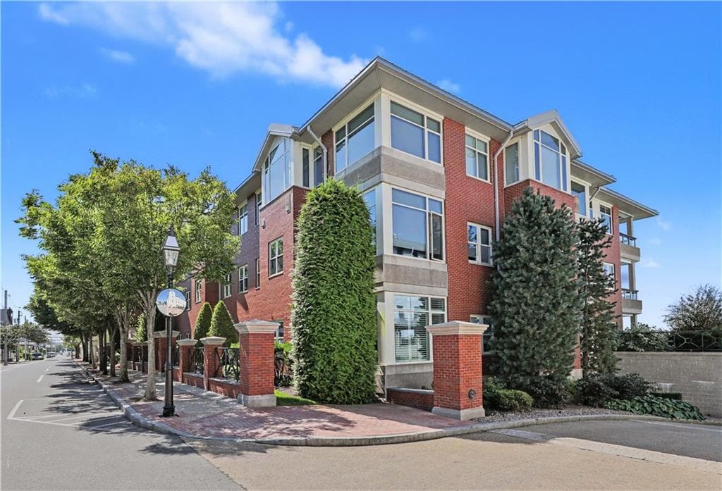 Condominium at 341 Thames Street UNIT 101-S, Bristol, photo 2 of 33