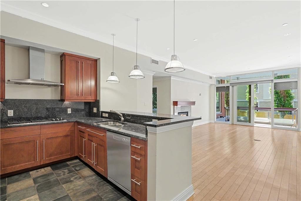 Condominium at 341 Thames Street UNIT 101-S, Bristol, photo 10 of 33