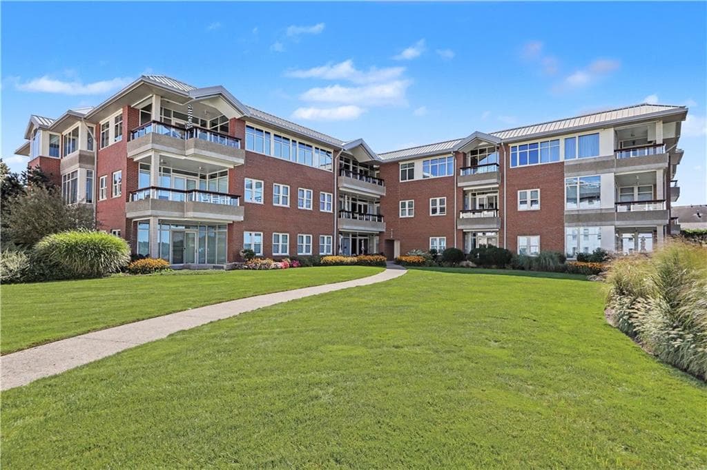 Condominium at 341 Thames Street UNIT 101-S, Bristol, photo 4 of 33