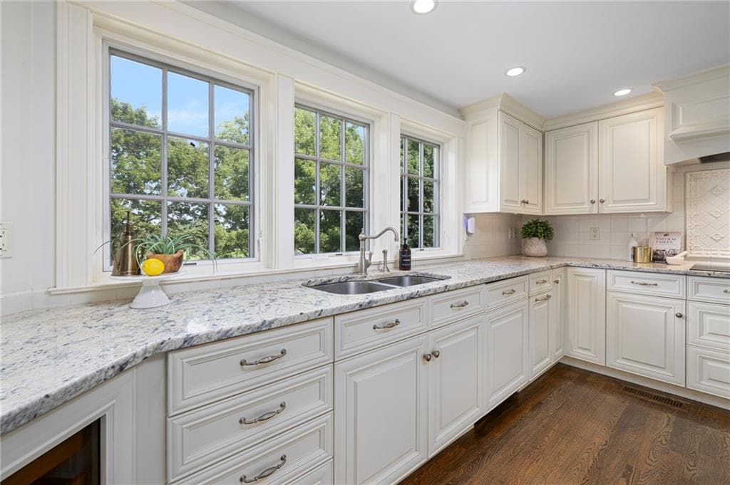 Single Family Residence at 543 Woonsocket Hill Road, North Smithfield, photo 17 of 50