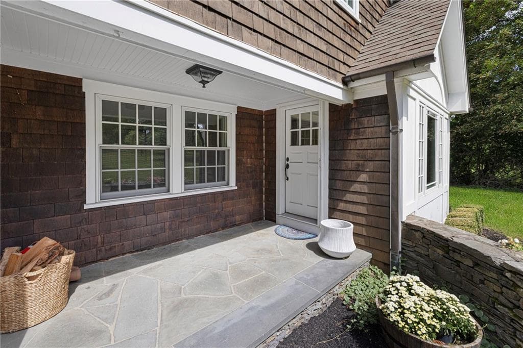 Single Family Residence at 543 Woonsocket Hill Road, North Smithfield, photo 5 of 50