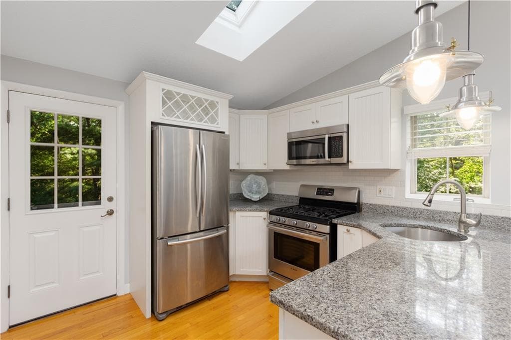 Condominium at 25 White Birch Court UNIT 25, North Kingstown, photo 2 of 21