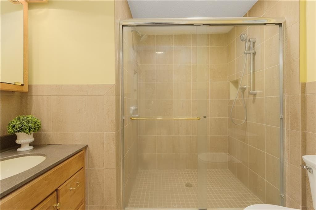 Condominium at 25 White Birch Court UNIT 25, North Kingstown, photo 11 of 21