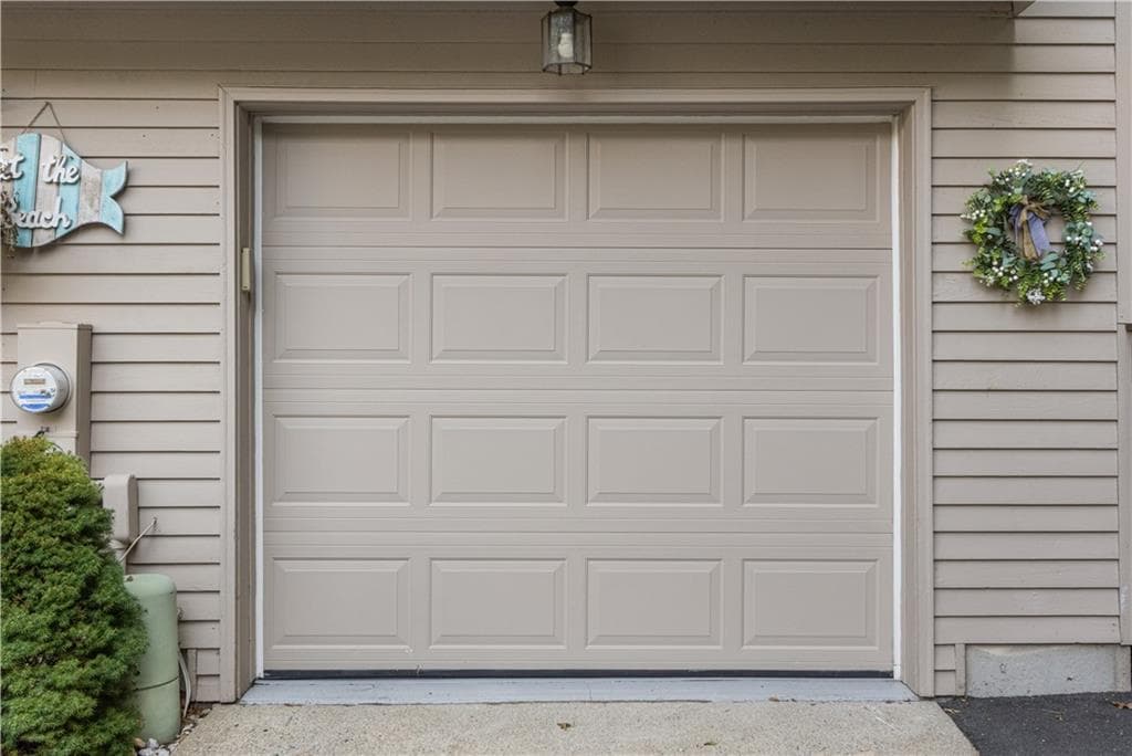 Condominium at 25 White Birch Court UNIT 25, North Kingstown, photo 19 of 21