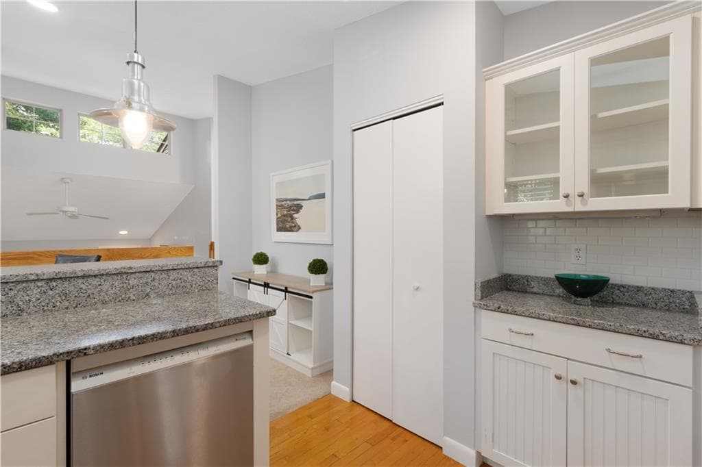 Condominium at 25 White Birch Court UNIT 25, North Kingstown, photo 4 of 21