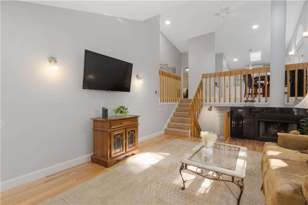 Condominium at 25 White Birch Court UNIT 25, North Kingstown, photo 8 of 21