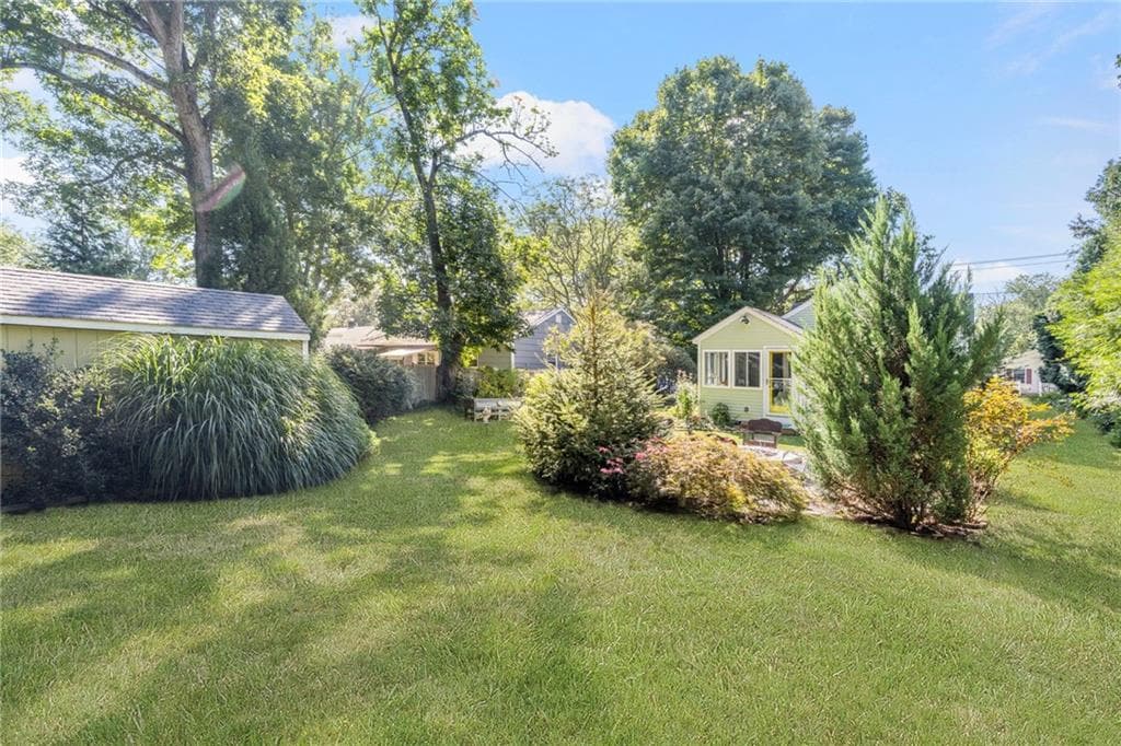 Single Family Residence at 20 Samuel Rodman Street, South Kingstown, photo 12 of 38