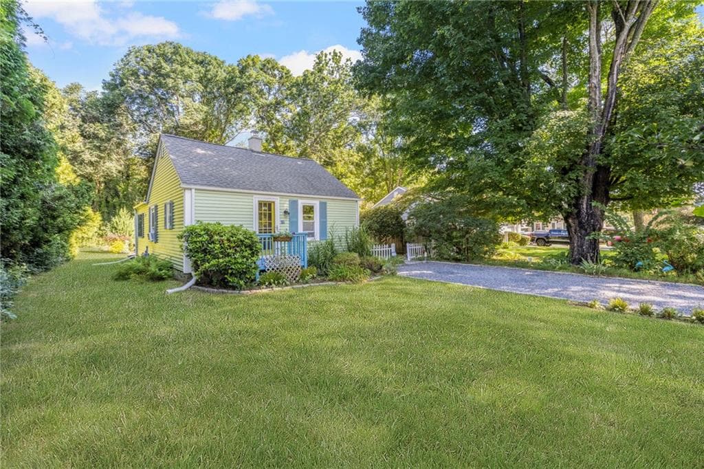 Single Family Residence at 20 Samuel Rodman Street, South Kingstown, photo 3 of 38