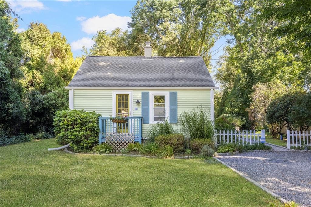 Single Family Residence at 20 Samuel Rodman Street, South Kingstown, photo 5 of 38