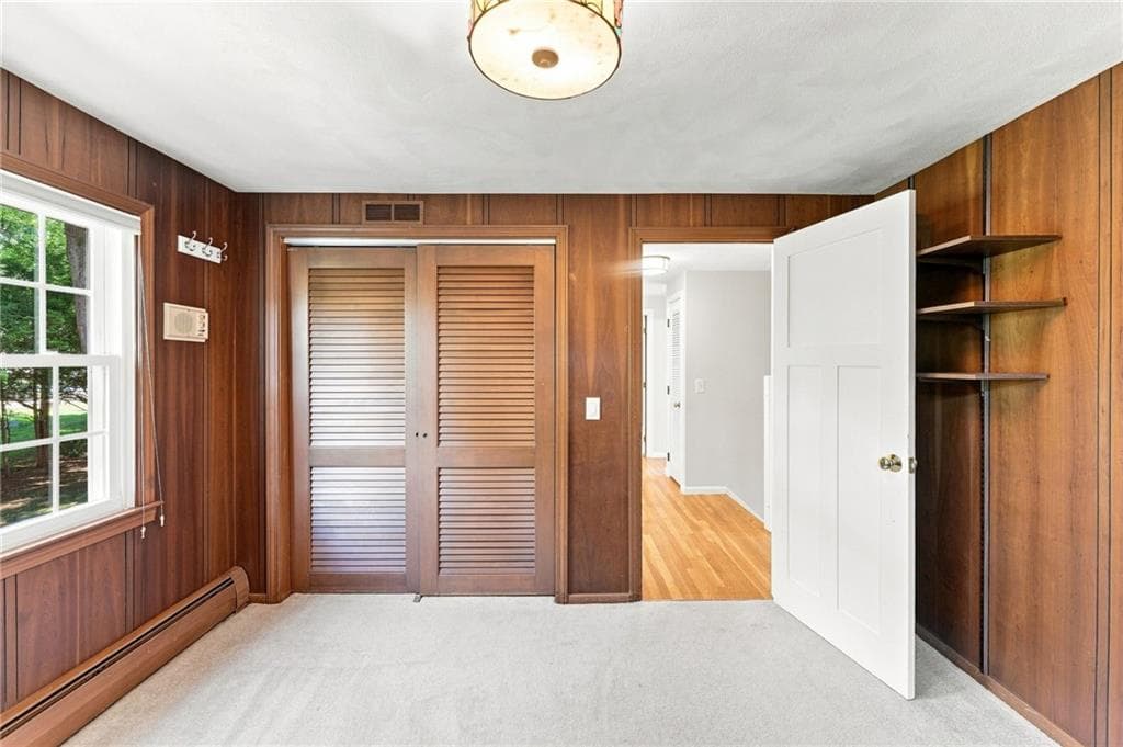 Single Family Residence at 33 Old Oak Drive, Warwick, photo 33 of 47