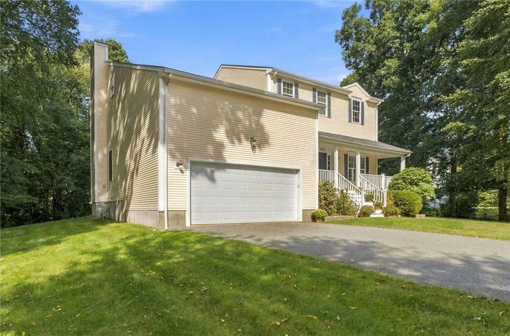 Single Family Residence at 394 Westmoreland Lane, North Kingstown, photo 2 of 43