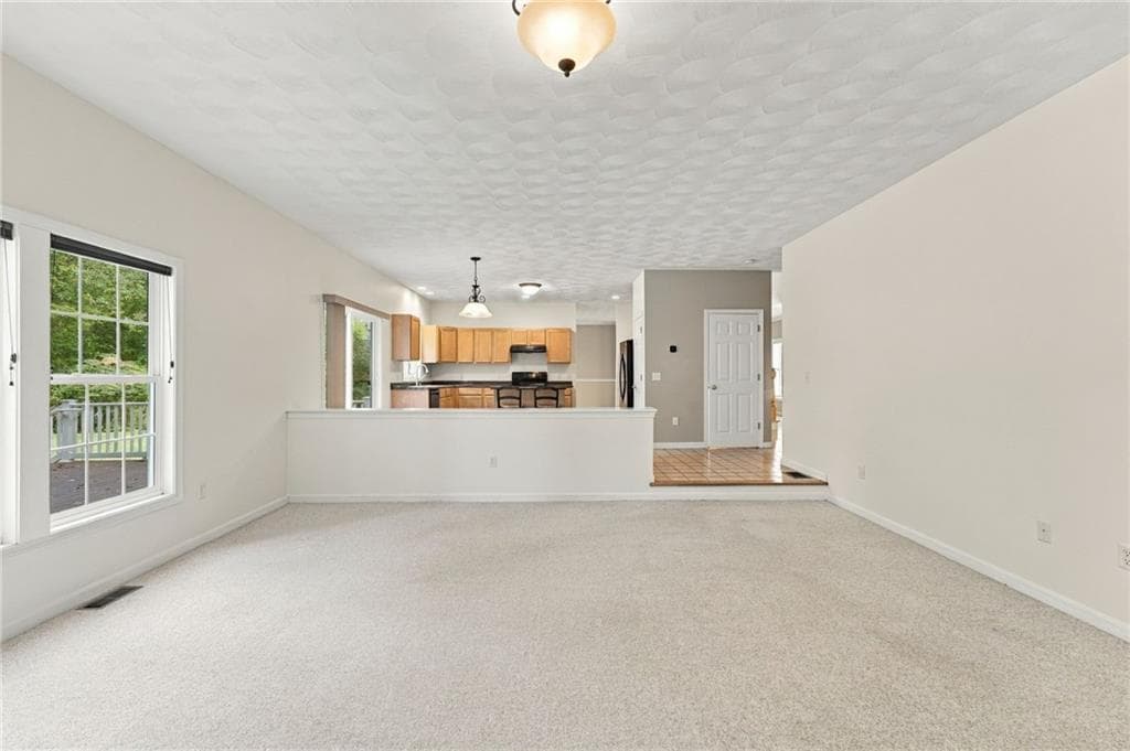 Single Family Residence at 394 Westmoreland Lane, North Kingstown, photo 6 of 43