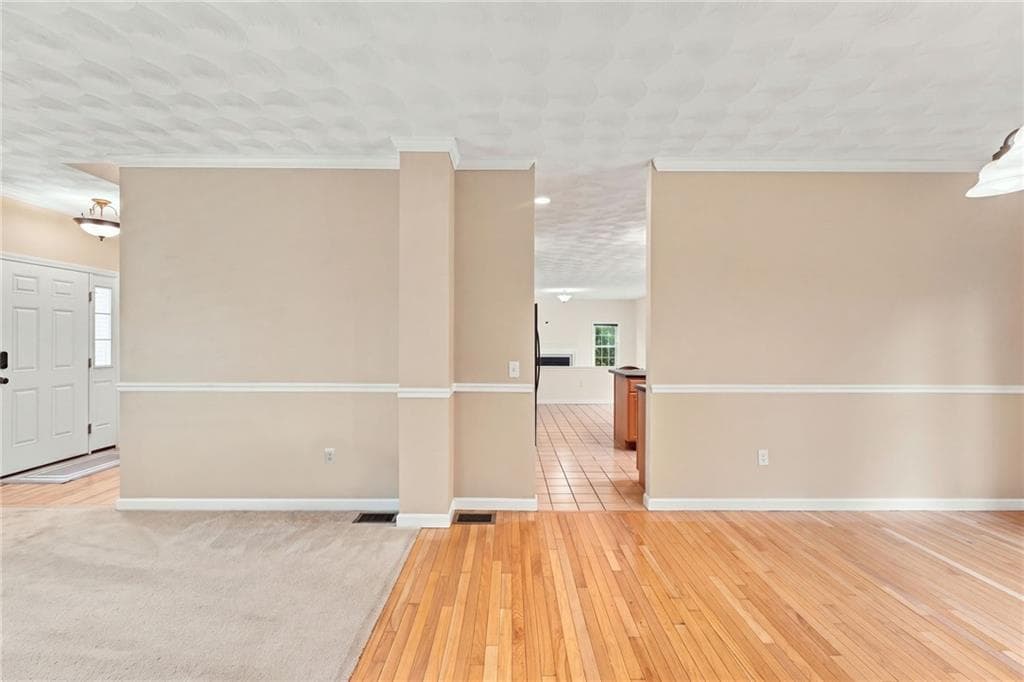 Single Family Residence at 394 Westmoreland Lane, North Kingstown, photo 9 of 43