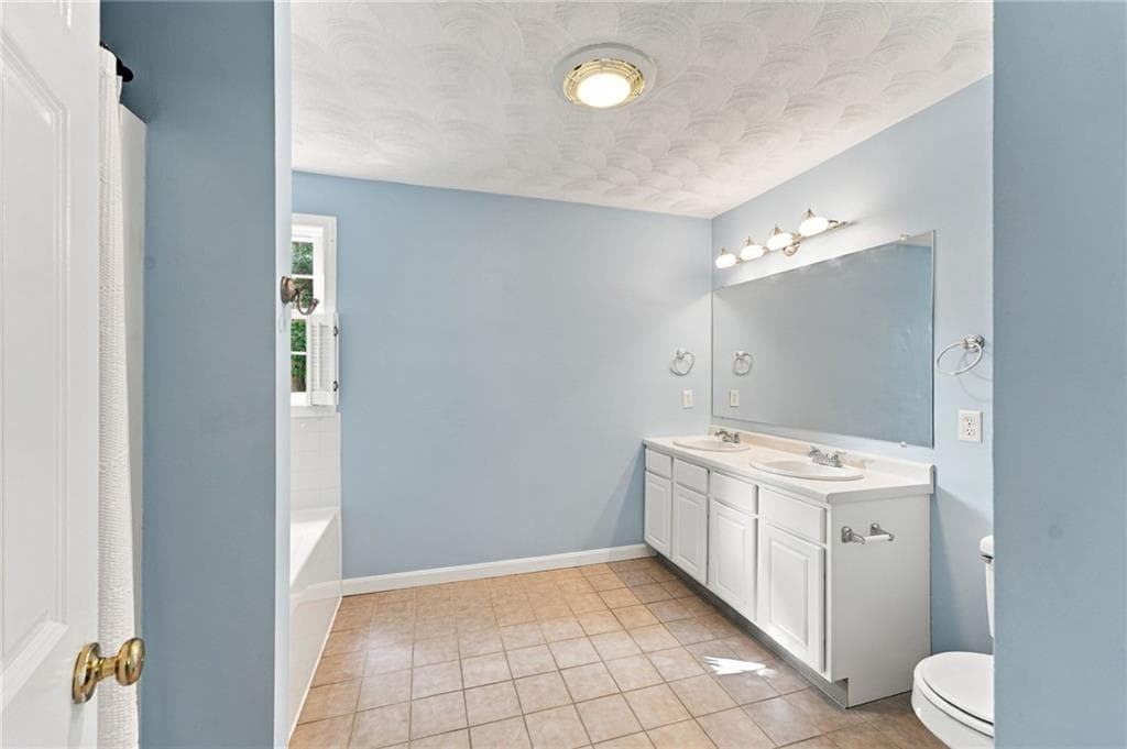 Single Family Residence at 394 Westmoreland Lane, North Kingstown, photo 21 of 43