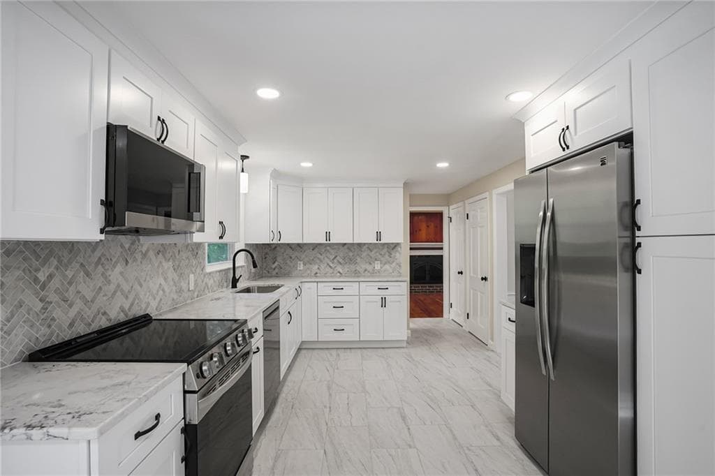 Single Family Residence at 23 Wildrose Court, Warwick, photo 5 of 50