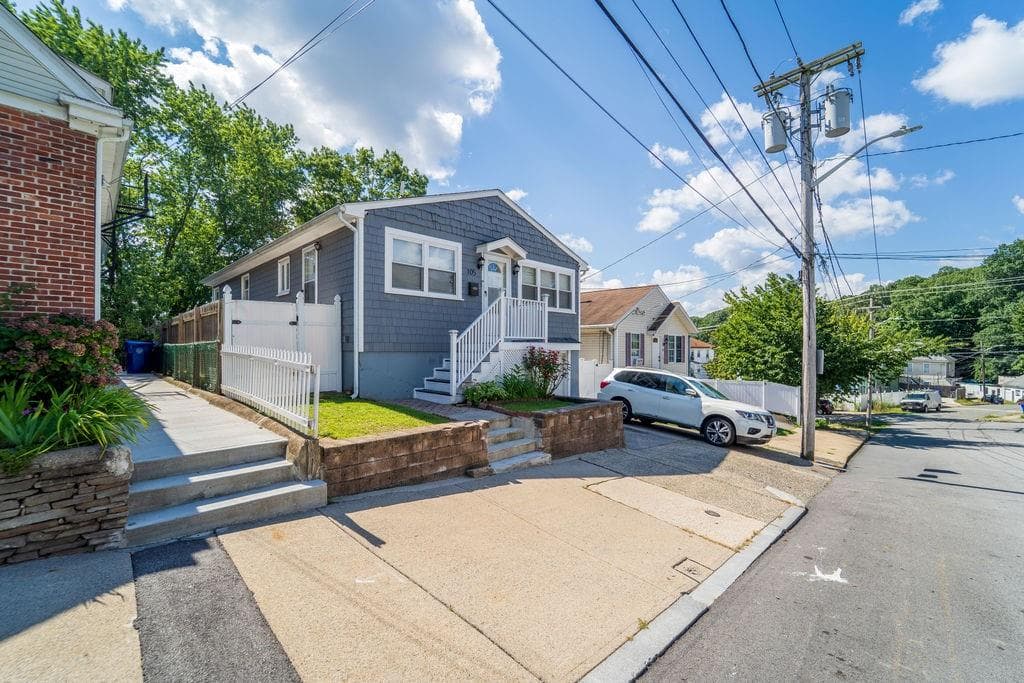 Single Family Residence at 105 Allston Street, Providence, photo 20 of 21