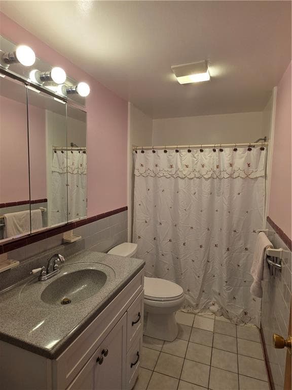 Single Family Residence at 59 Ferncrest Drive, Pawtucket, photo 9 of 21