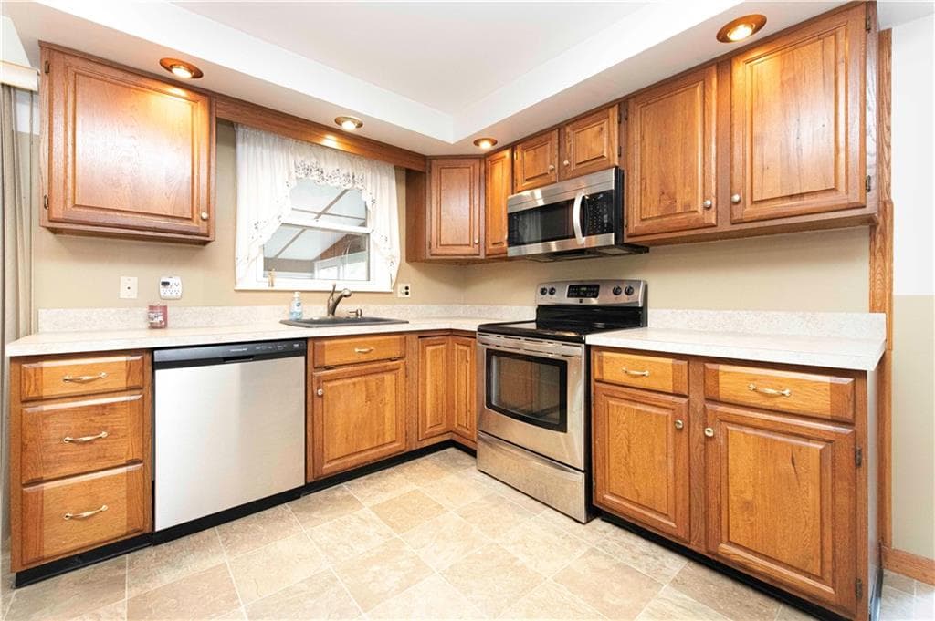 Single Family Residence at 283 Harriet Lane, Cumberland, photo 7 of 30