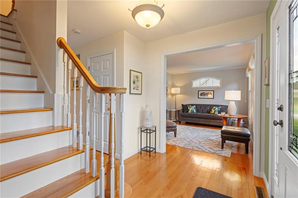 Single Family Residence at 38 Lindsay Lane, Cranston, photo 7 of 50