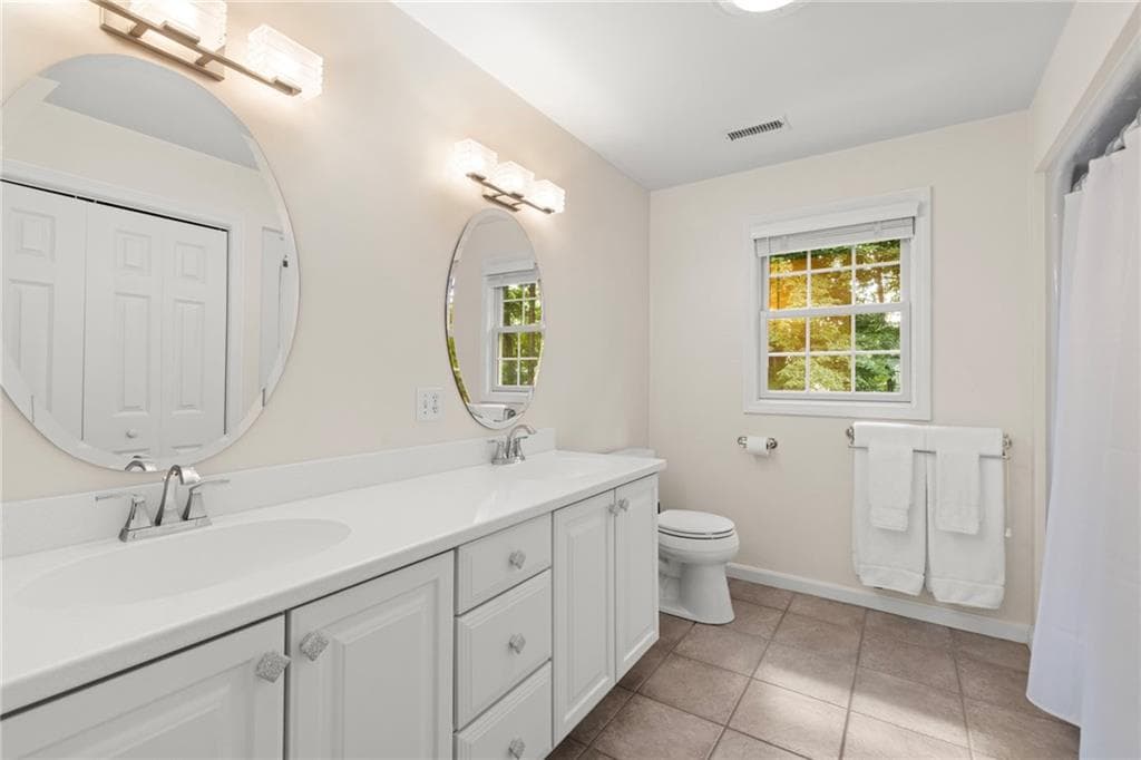 Single Family Residence at 38 Lindsay Lane, Cranston, photo 33 of 50
