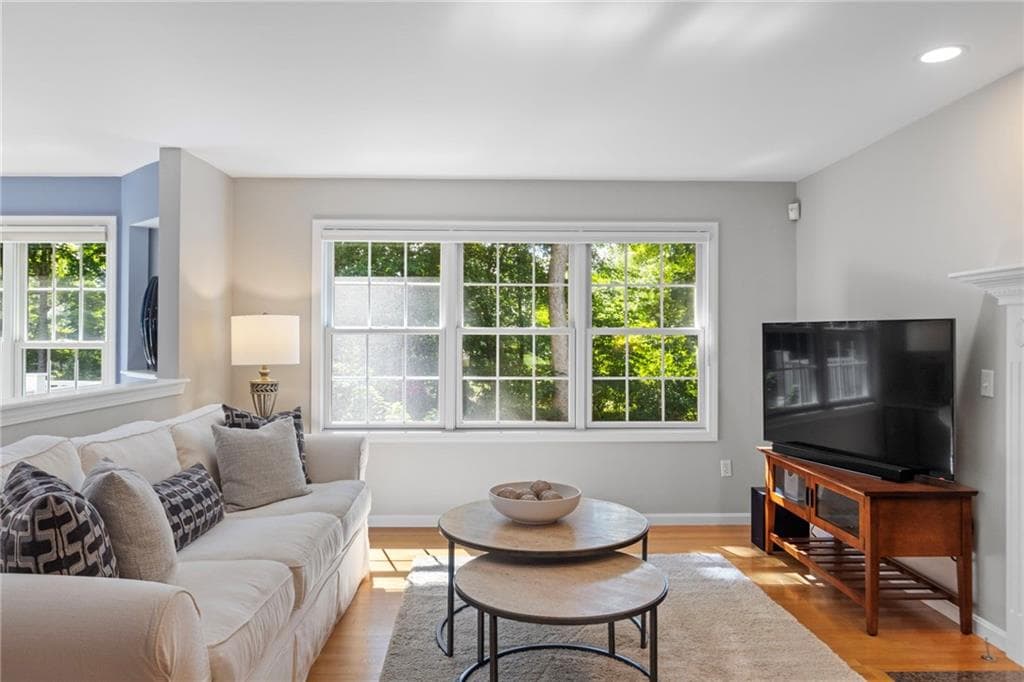Single Family Residence at 38 Lindsay Lane, Cranston, photo 14 of 50