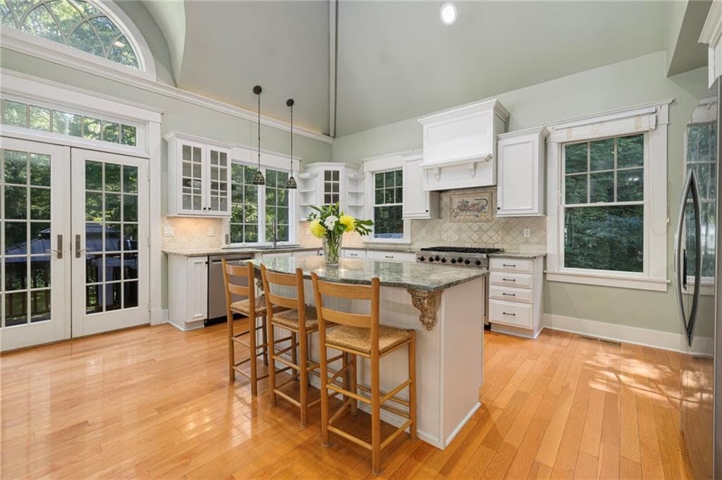 Single Family Residence at 26 Thayer Avenue, Narragansett, photo 10 of 43