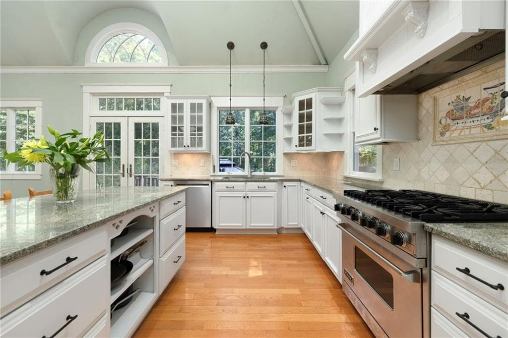 Single Family Residence at 26 Thayer Avenue, Narragansett, photo 11 of 43